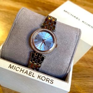 Micheal Kors lady’s wrist watch